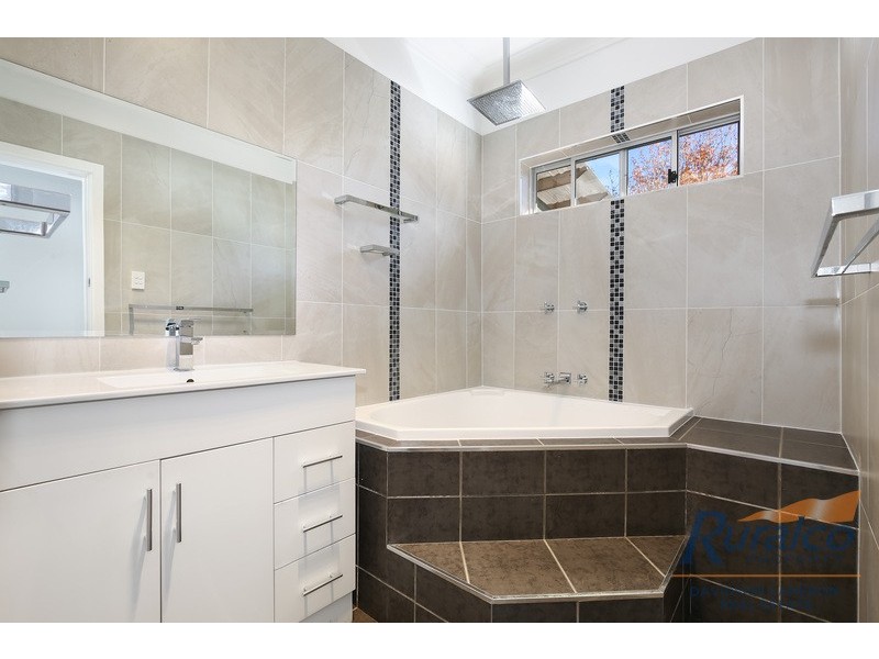 10 Churchill Street, Tamworth NSW 2340