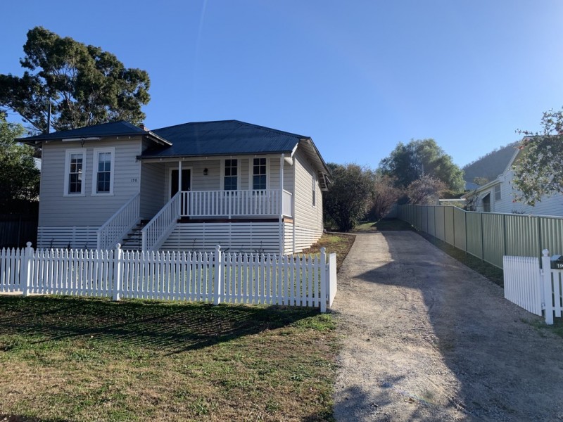 198 Carthage Street, East Tamworth NSW 2340