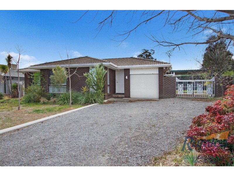 4 Waree Drive, Tamworth NSW 2340