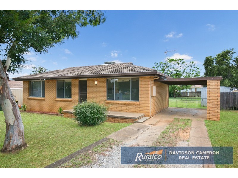 14 McDonald Crescent, Tamworth NSW 2340