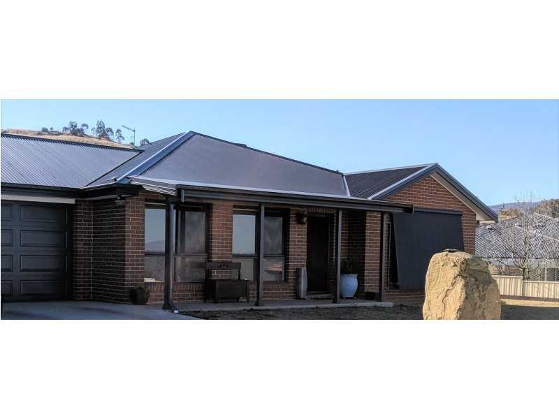 4 warrabah close, Tamworth NSW 2340