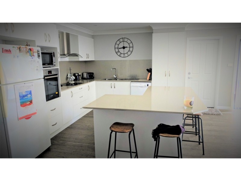 4 warrabah close, Tamworth NSW 2340