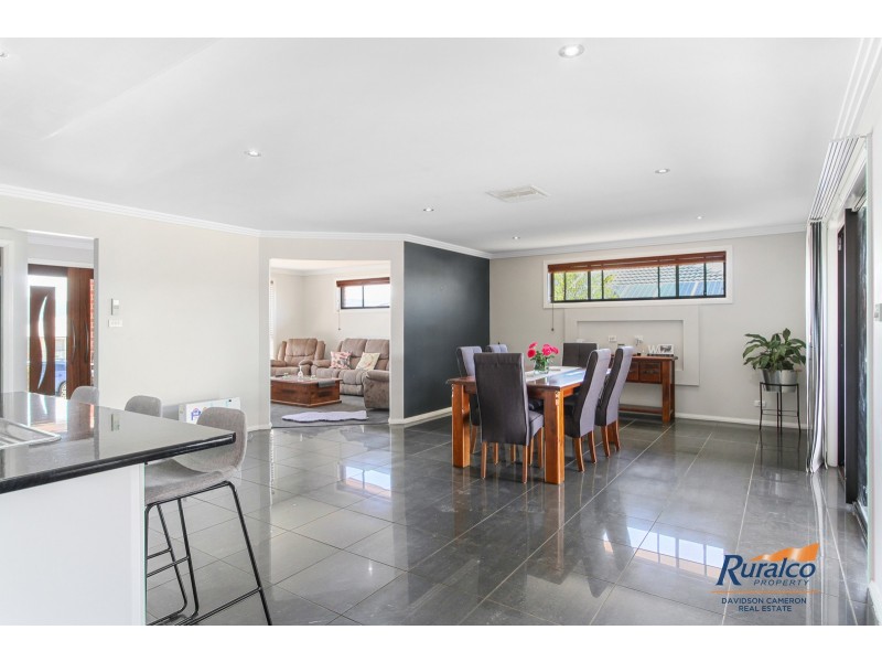 11 Verdelho Drive, Tamworth NSW 2340