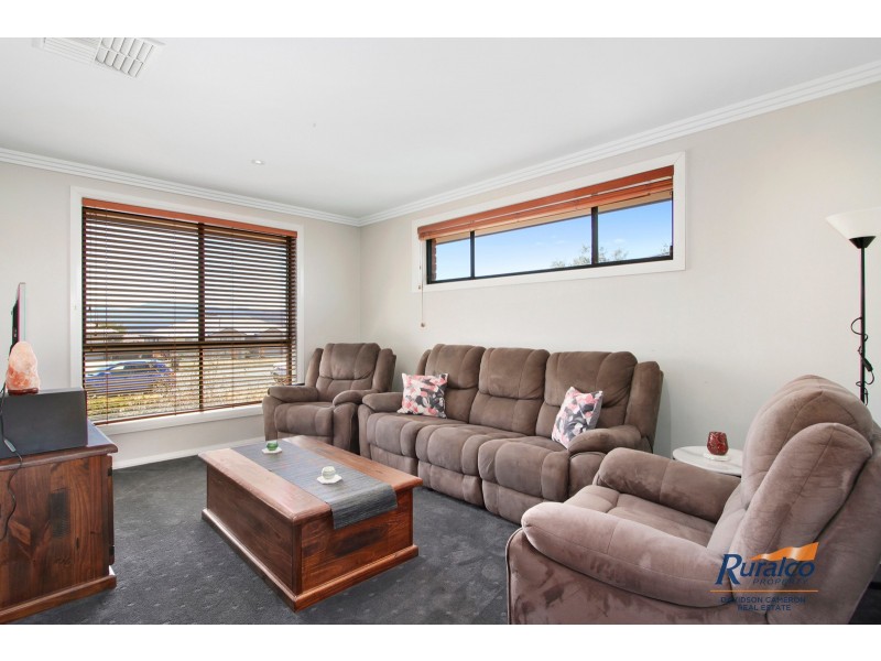 11 Verdelho Drive, Tamworth NSW 2340