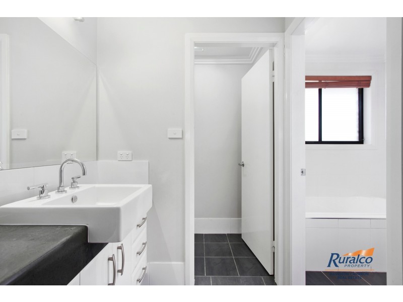 11 Verdelho Drive, Tamworth NSW 2340