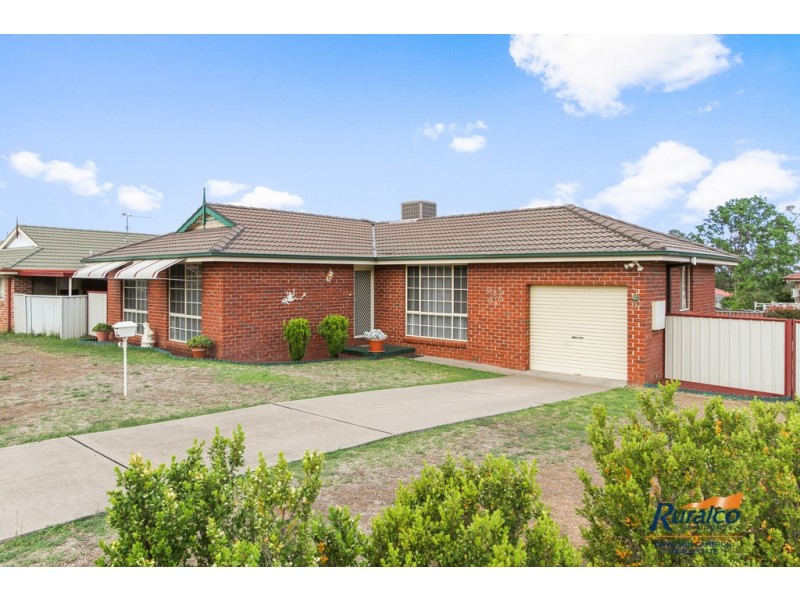 13 Bryan Street, Tamworth NSW 2340