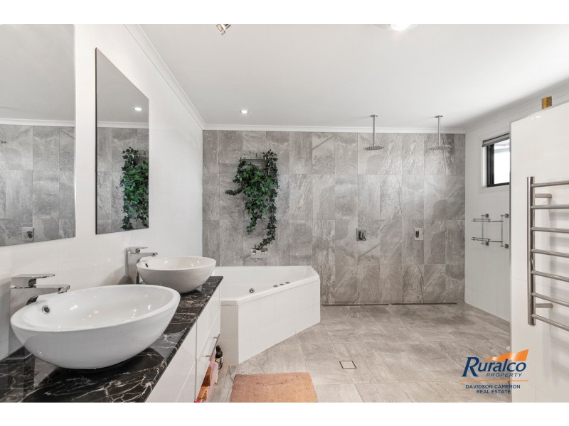 14 Dekalb Street, Tamworth NSW 2340