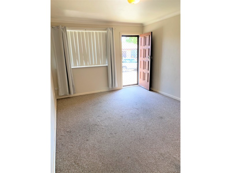 2/7 Edinburgh Ave, West Tamworth NSW 2340