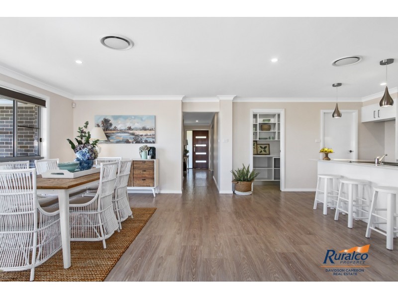 28 Conimbla Crescent, Tamworth NSW 2340