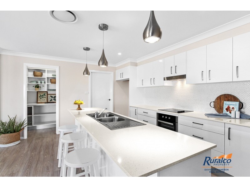 28 Conimbla Crescent, Tamworth NSW 2340
