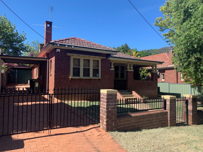 2 Levien Avenue, East Tamworth NSW 2340