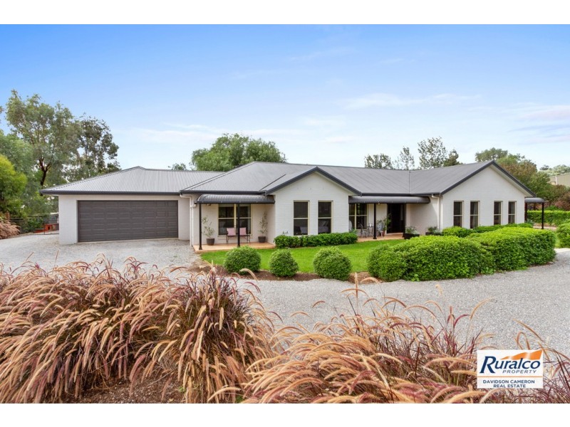 26 Barrington Drive, Tamworth NSW 2340