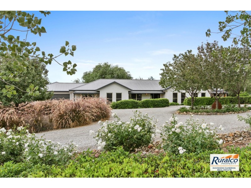 26 Barrington Drive, Tamworth NSW 2340