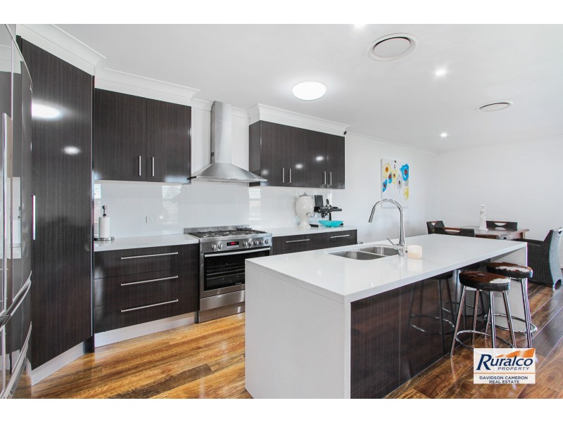 2 Carrai Close, Tamworth NSW 2340