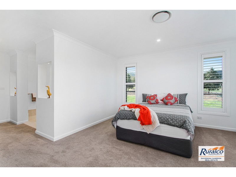 2 Carrai Close, Tamworth NSW 2340