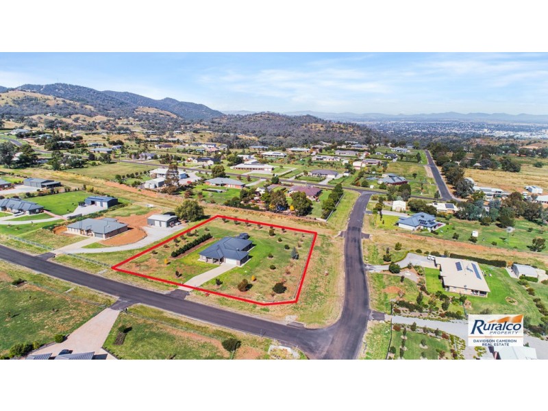 2 Carrai Close, Tamworth NSW 2340