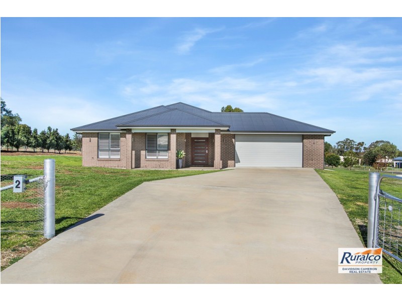 2 Carrai Close, Tamworth NSW 2340