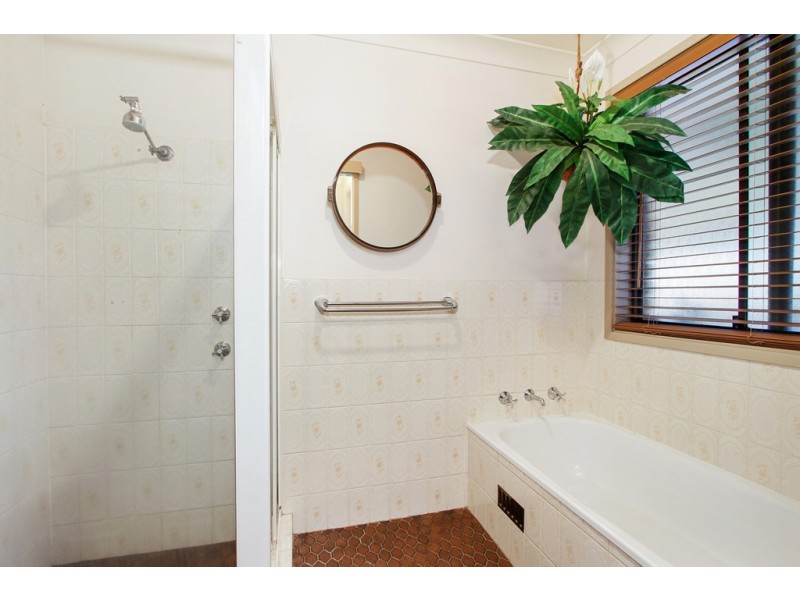 24 Yangoora Street, Tamworth NSW 2340