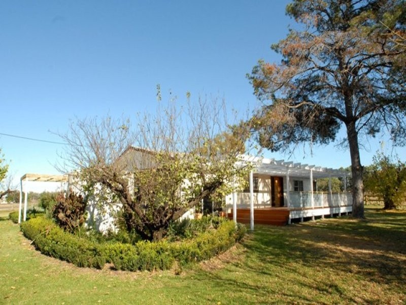 32 Sandy Road, Kootingal NSW 2352