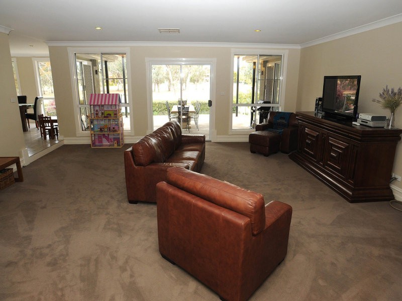 2 Matilda Place, Tamworth NSW 2340