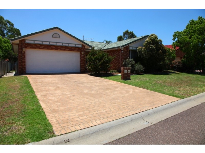 15 Wahroonga Drive, Tamworth NSW 2340