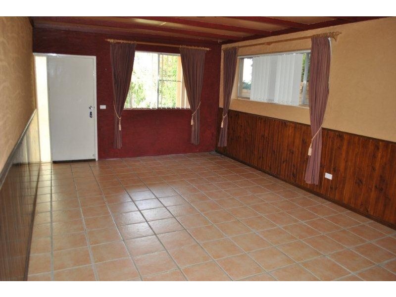 2 Dekalb Street, Tamworth NSW 2340