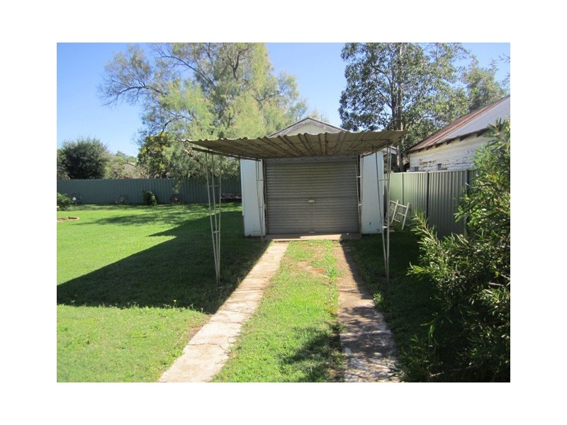 4 Cambridge Street, Tamworth NSW 2340