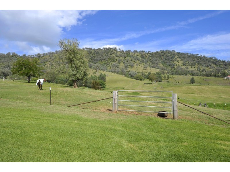 80 Wyndham Close, Tamworth NSW 2340