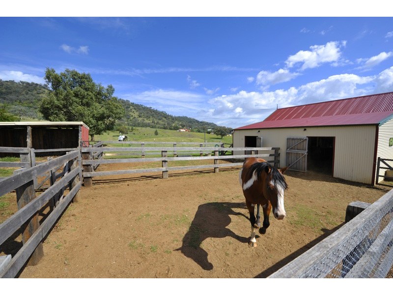 80 Wyndham Close, Tamworth NSW 2340