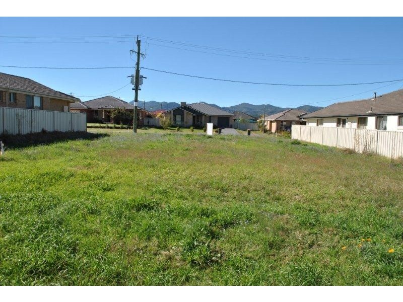 4 Iris Close, Kootingal NSW 2352