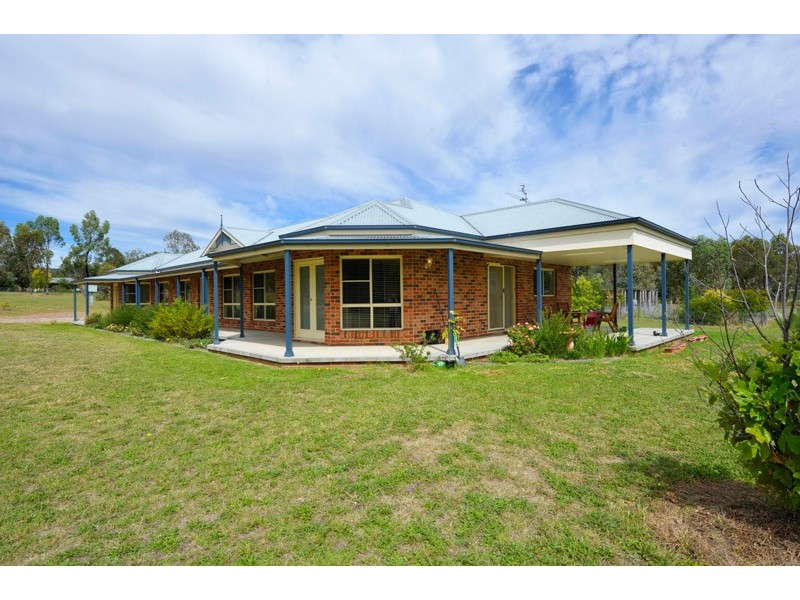 57 Urangera Drive, Tamworth NSW 2340