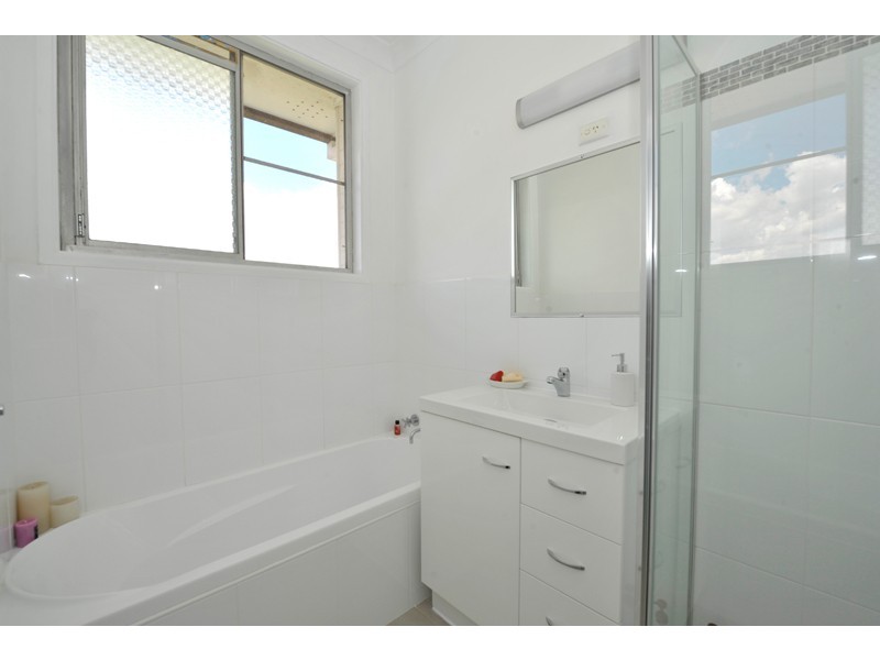 27 Dekalb Street, Tamworth NSW 2340