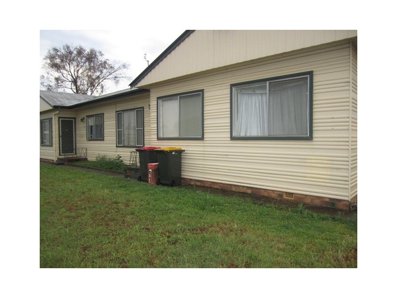 2/3 Scotts Road, Tamworth NSW 2340