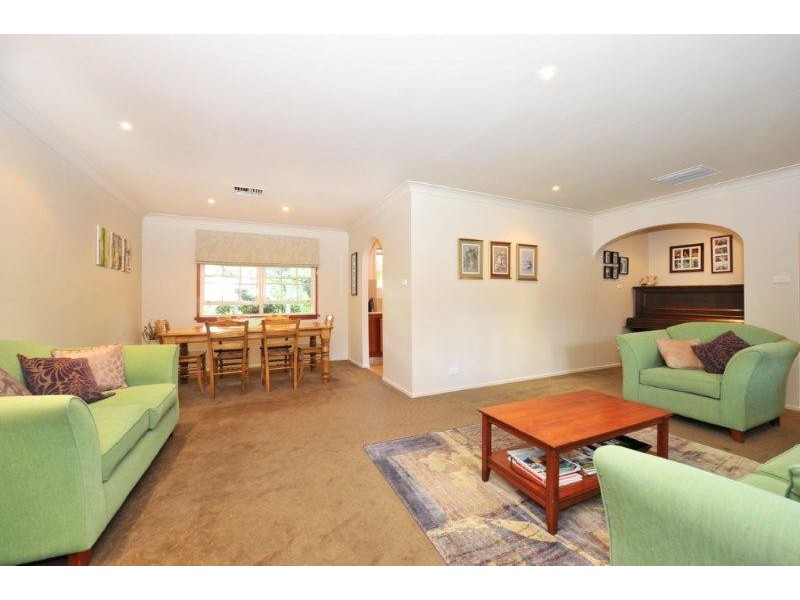 11 Jemmy Place, Tamworth NSW 2340