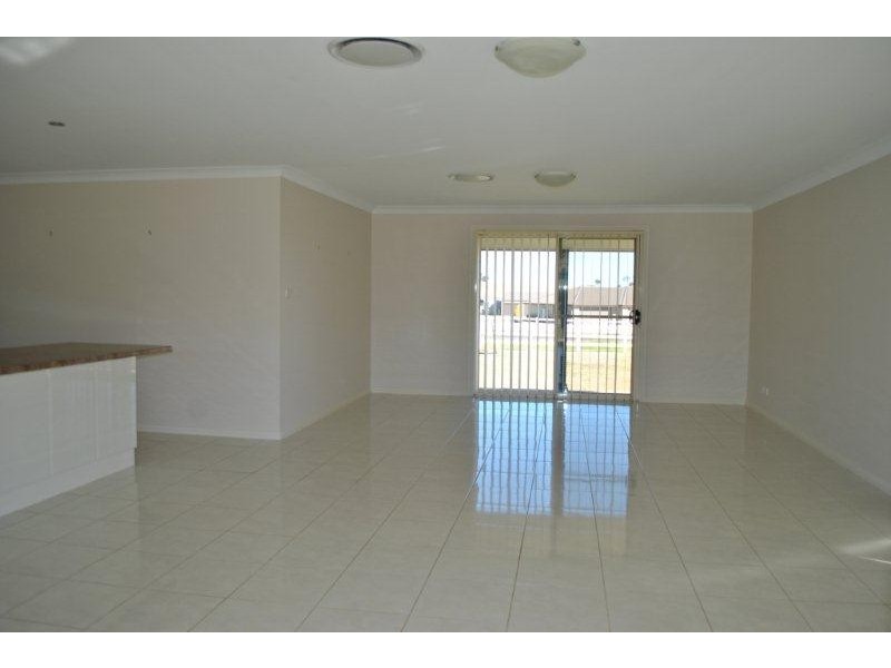 14 Whiporie Close, Tamworth NSW 2340