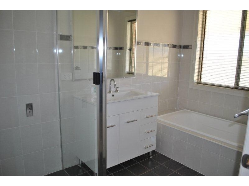 14 Whiporie Close, Tamworth NSW 2340