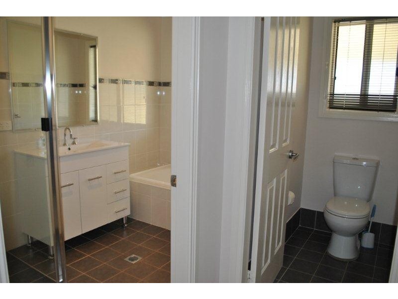 14 Whiporie Close, Tamworth NSW 2340