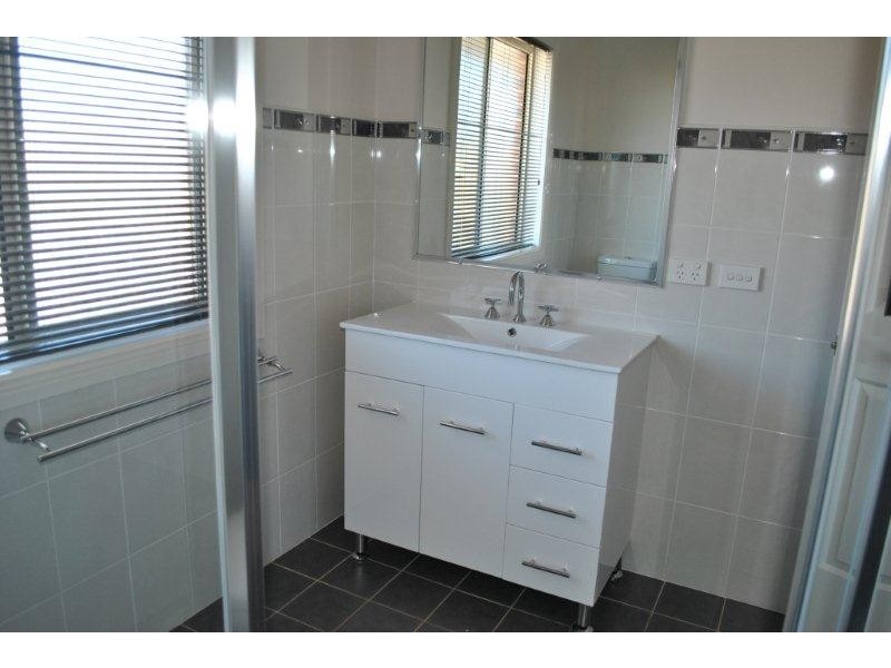 14 Whiporie Close, Tamworth NSW 2340