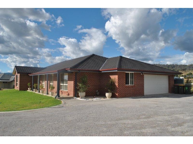 14 Whiporie Close, Tamworth NSW 2340