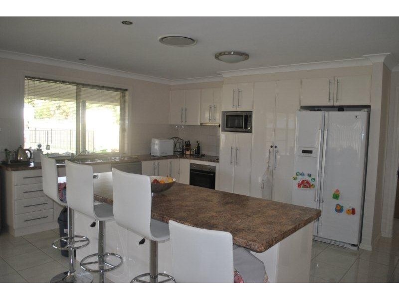 14 Whiporie Close, Tamworth NSW 2340