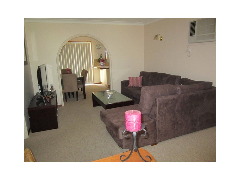 2/10 Illoura Street, Tamworth NSW 2340