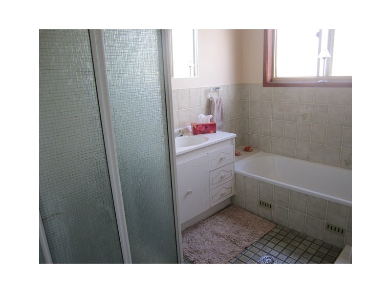 2/10 Illoura Street, Tamworth NSW 2340