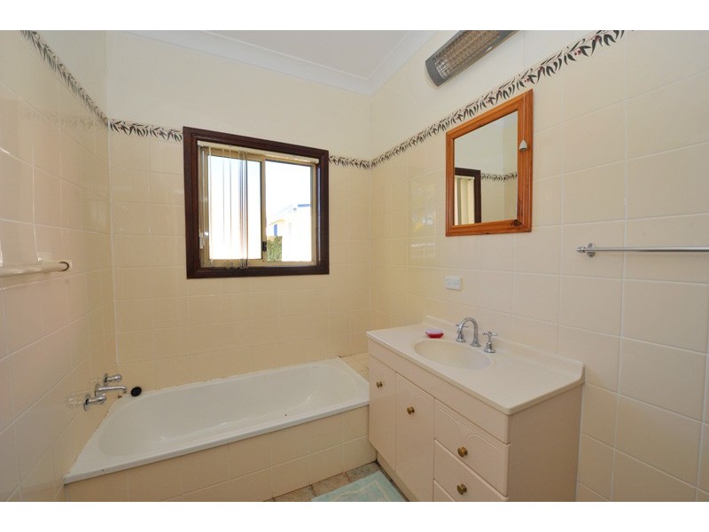 16 Duri Road, Tamworth NSW 2340