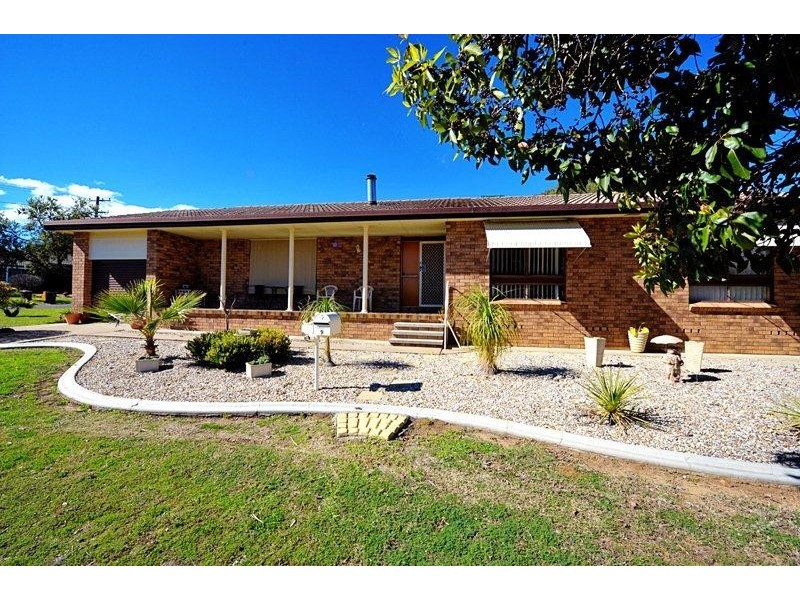 9 Yangoora Street, Tamworth NSW 2340
