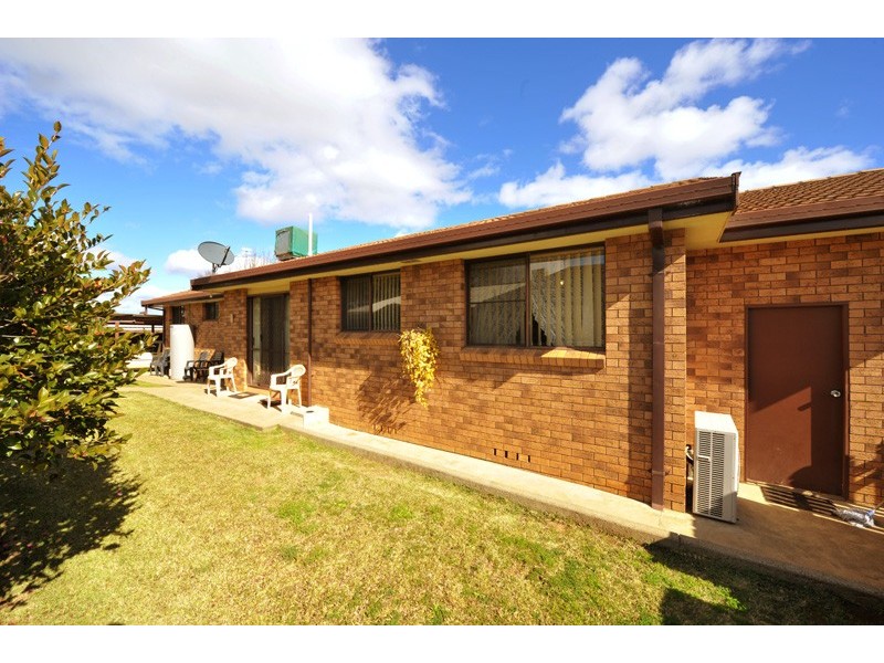 9 Yangoora Street, Tamworth NSW 2340