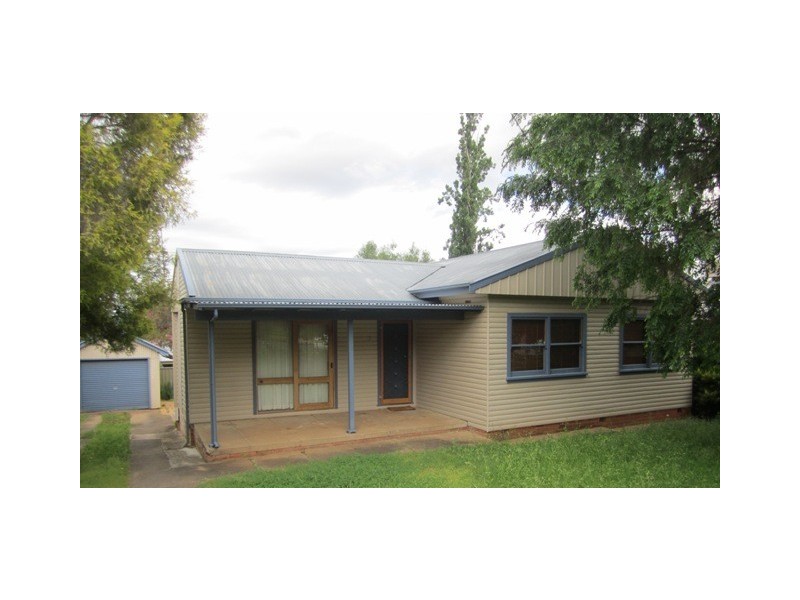 3 Douglas Avenue, Tamworth NSW 2340
