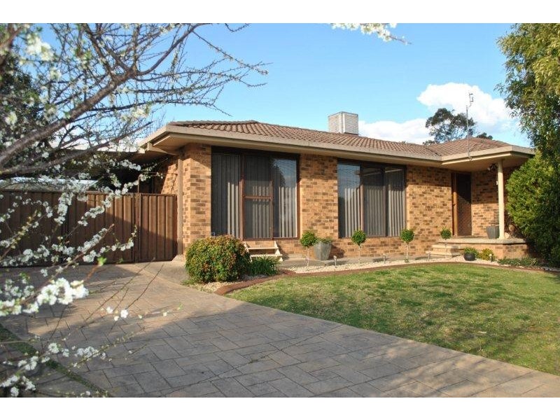 24 Glengarvin Drive, Tamworth NSW 2340
