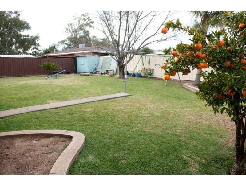 24 Glengarvin Drive, Tamworth NSW 2340
