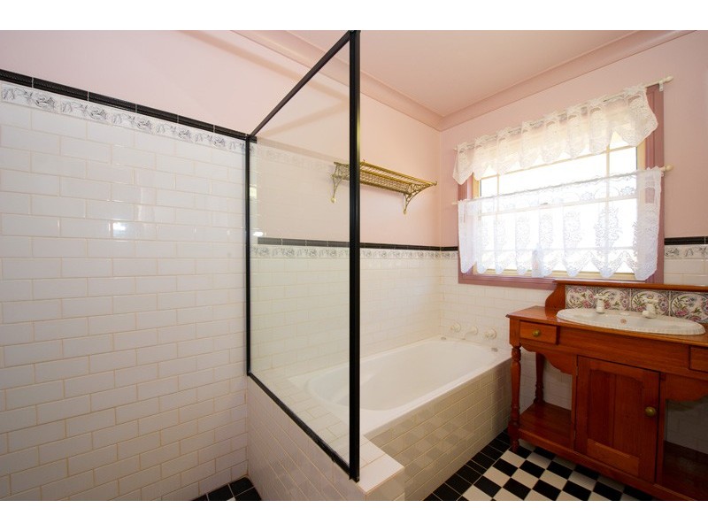 115 Edward Street, Tamworth NSW 2340