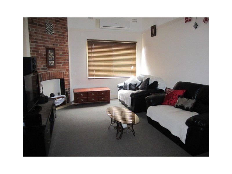 99 Crown Street, Tamworth NSW 2340